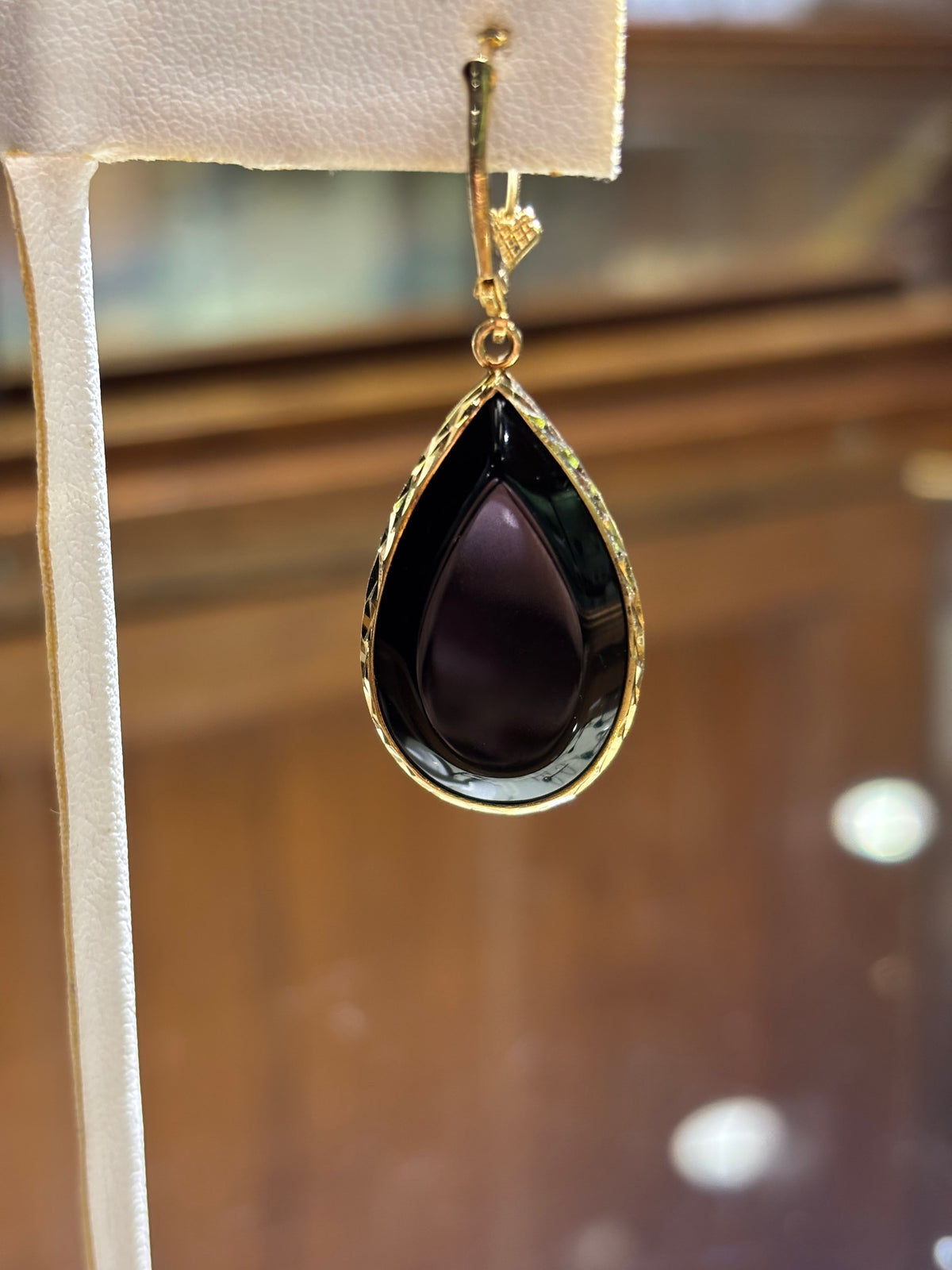 Vintage Elegance: 14k Gold and Black Onyx Teardrop Earrings