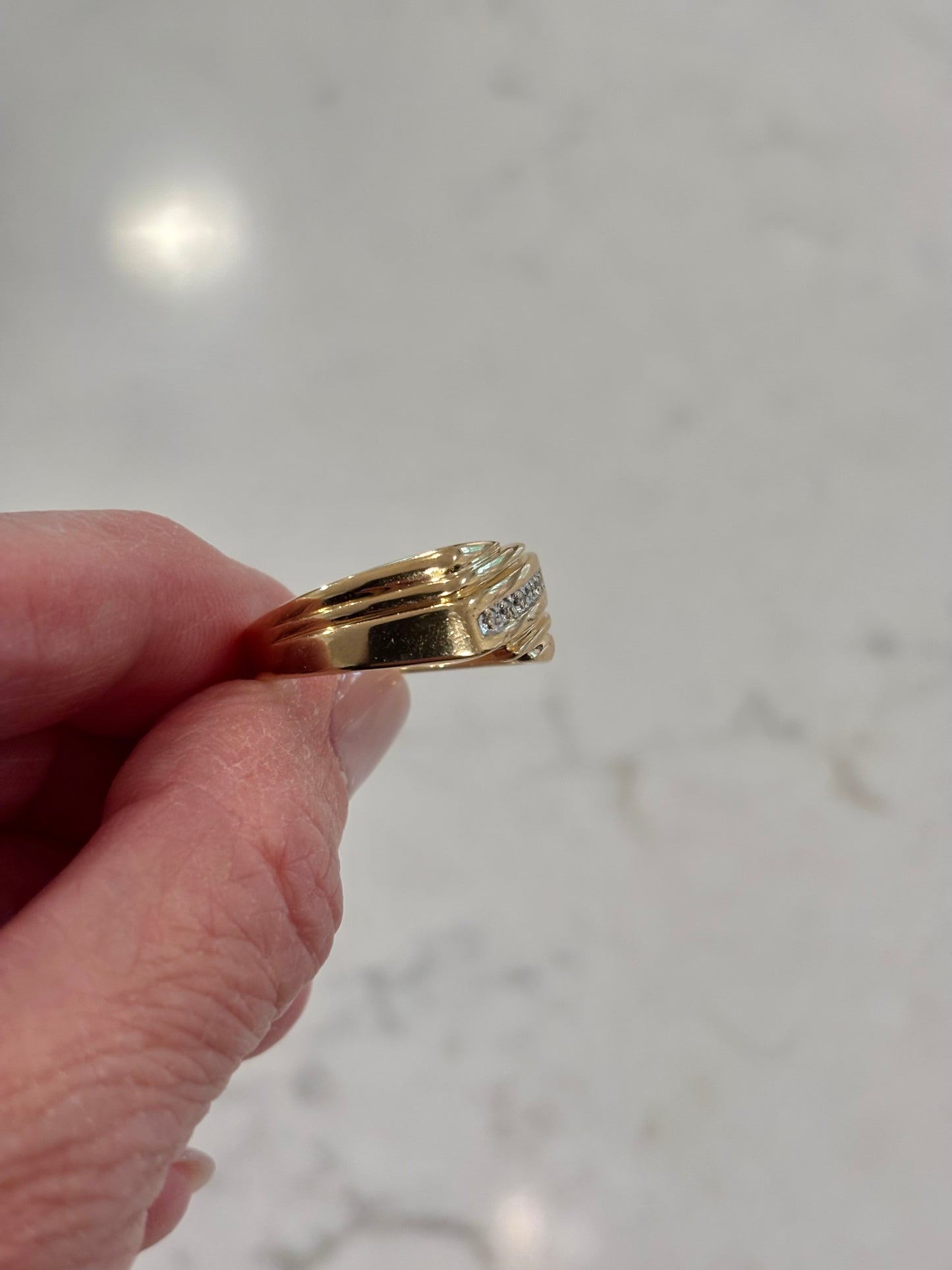 Vintage 14K Gold Diamond Band – Classic Textured Men’s Ring