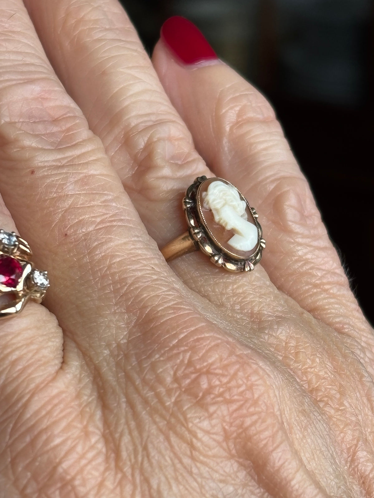 Vintage Victorian 10K Gold Cameo Ring | Estate Shell Portrait Jewelry