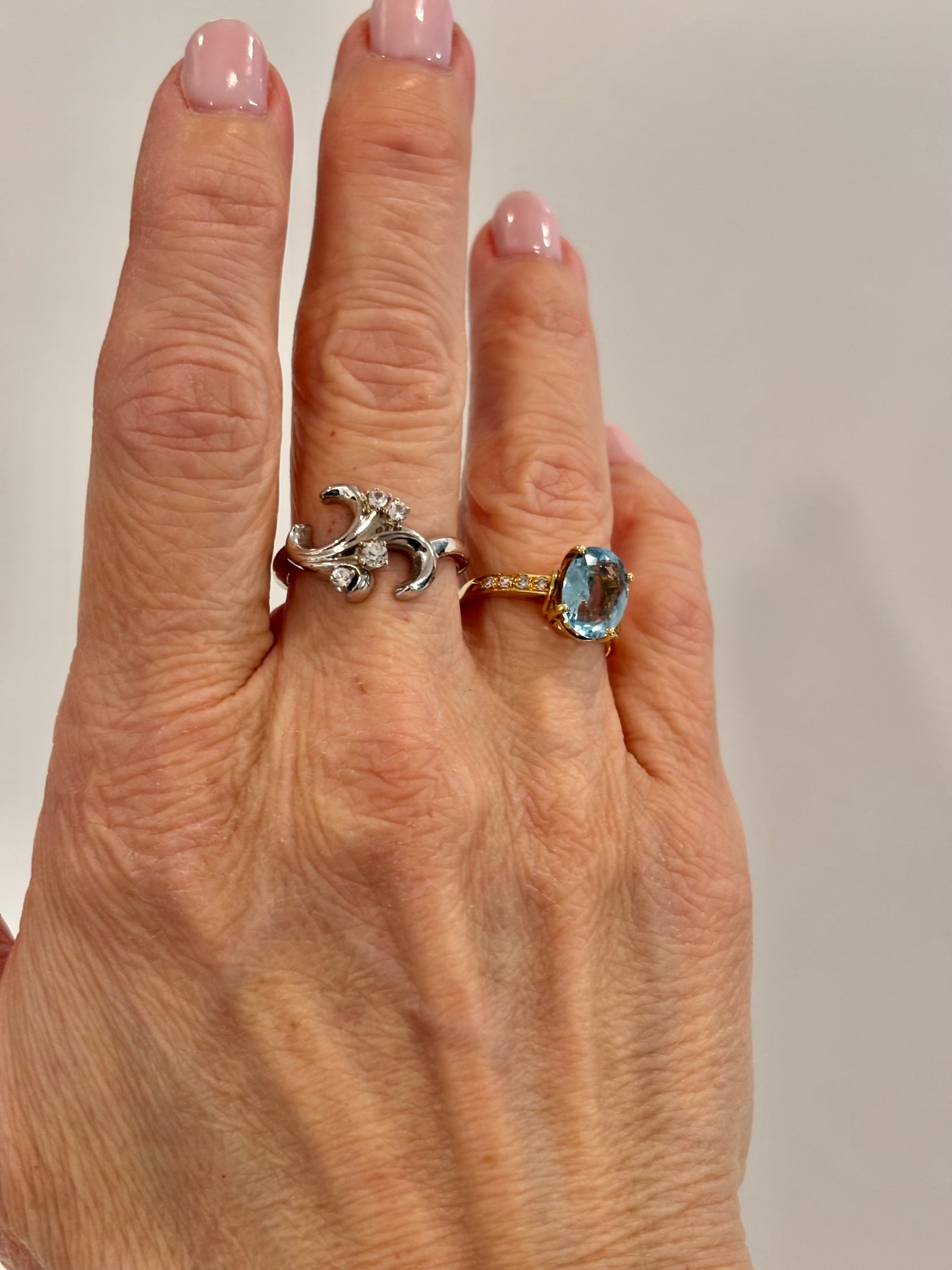 Vintage Blue Topaz Ring 18K Gold - Elegant Estate Statement Ring