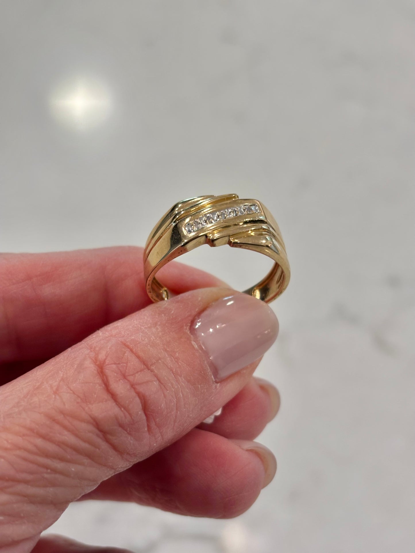 Vintage 14K Gold Diamond Band – Classic Textured Men’s Ring