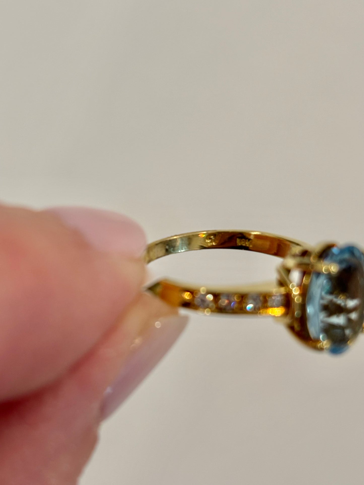 Vintage Blue Topaz Ring 18K Gold - Elegant Estate Statement Ring