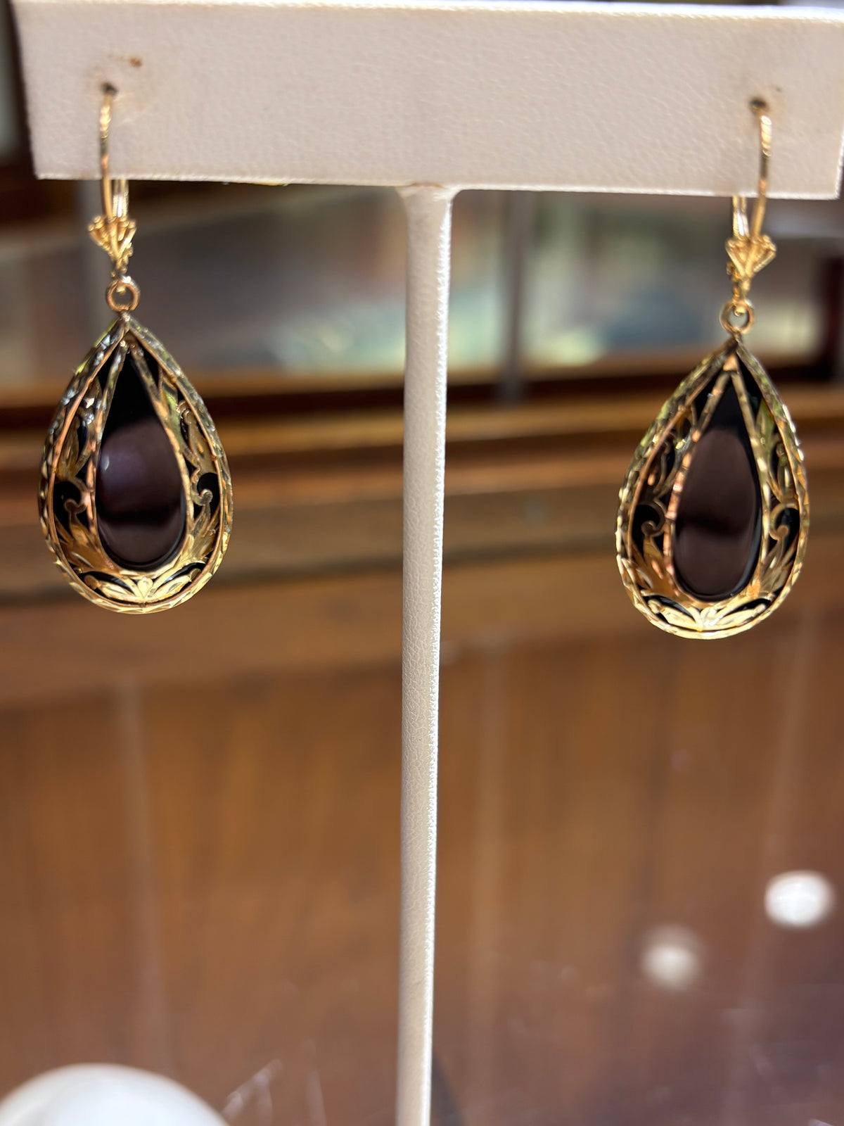 Vintage Elegance: 14k Gold and Black Onyx Teardrop Earrings