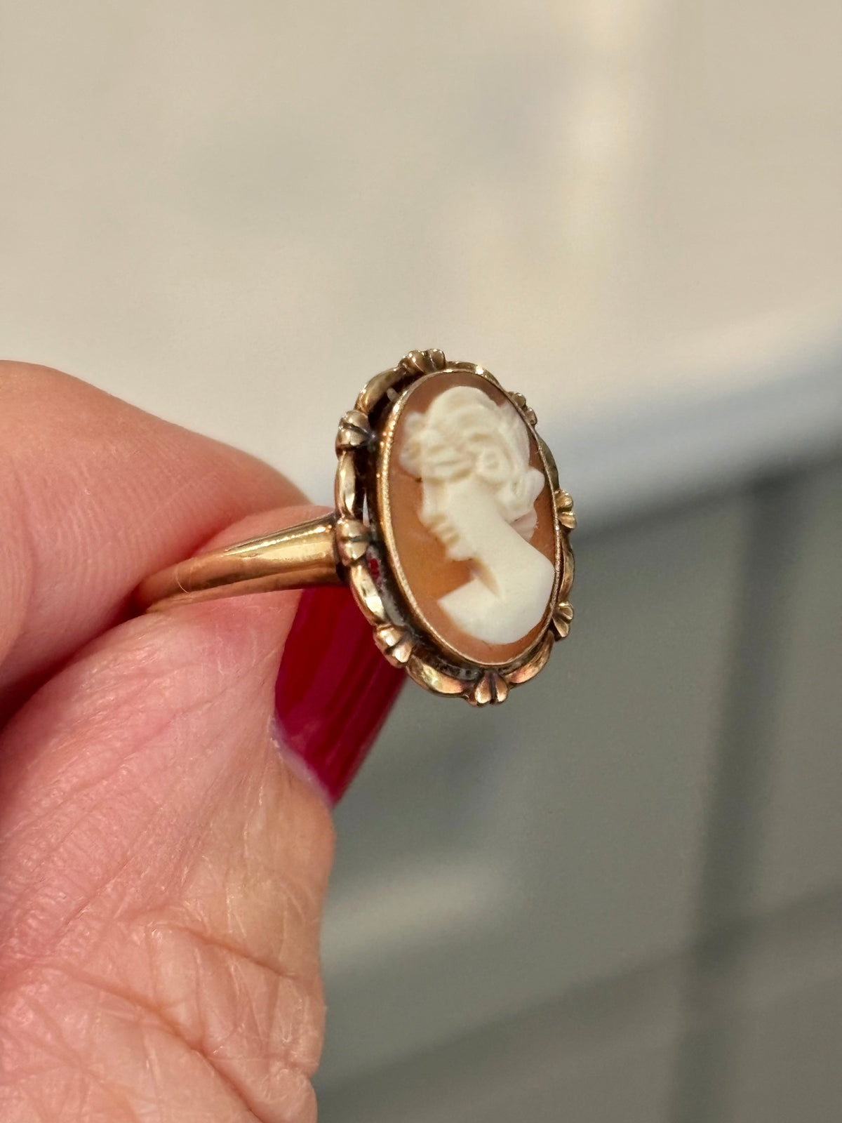 Vintage Victorian 10K Gold Cameo Ring | Estate Shell Portrait Jewelry