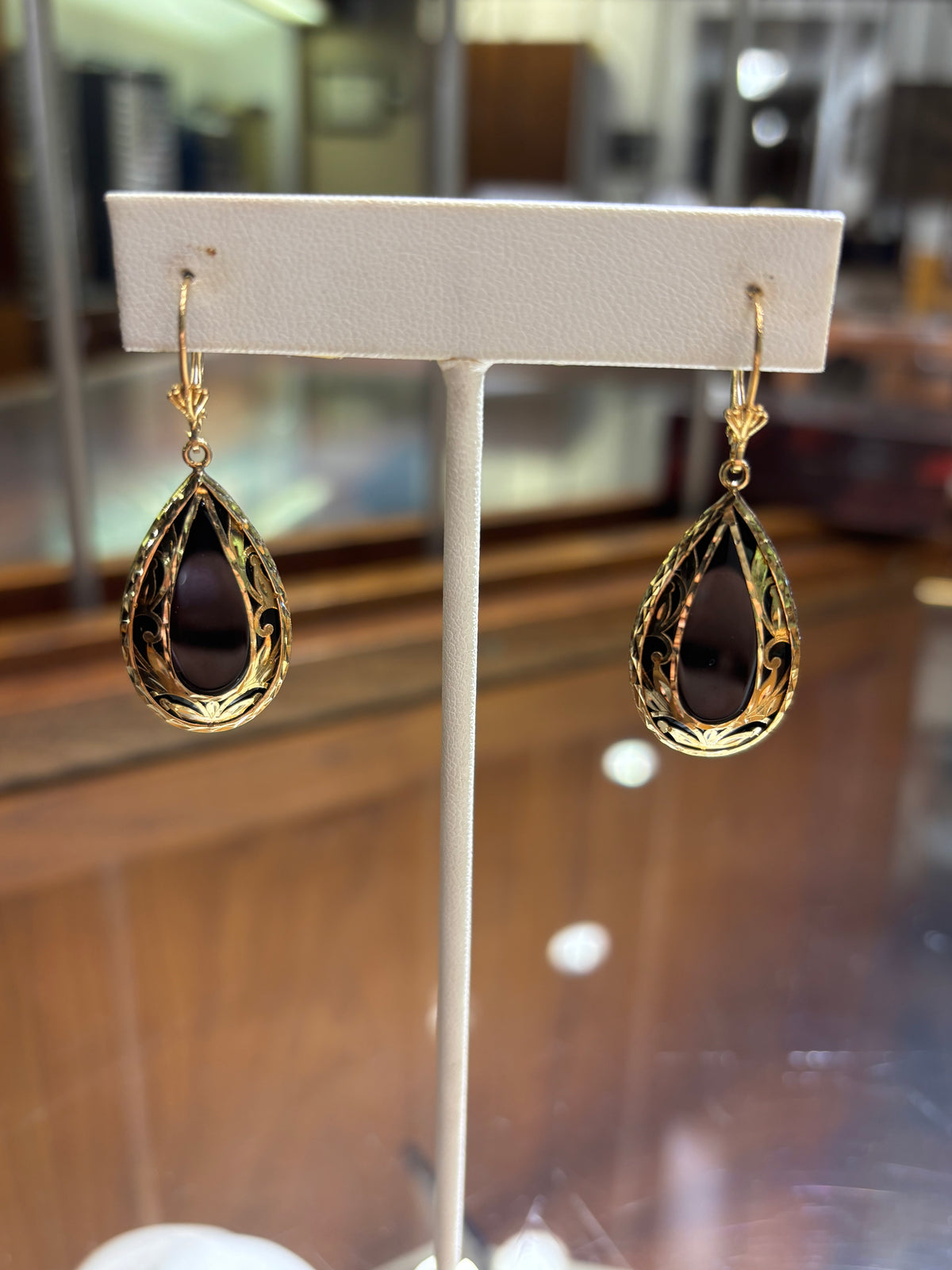 Vintage Elegance: 14k Gold and Black Onyx Teardrop Earrings