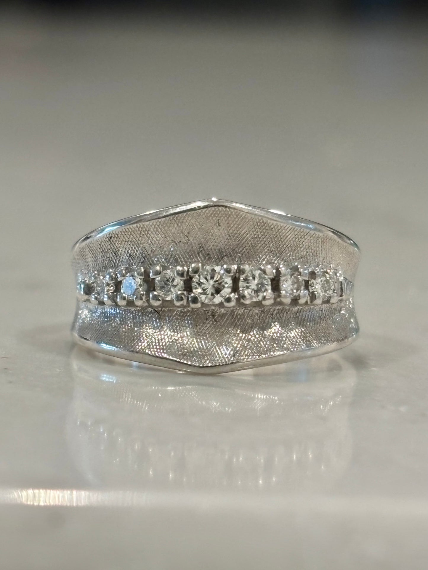 Vintage 14K Gold Textured Band Ring with Natural Diamonds