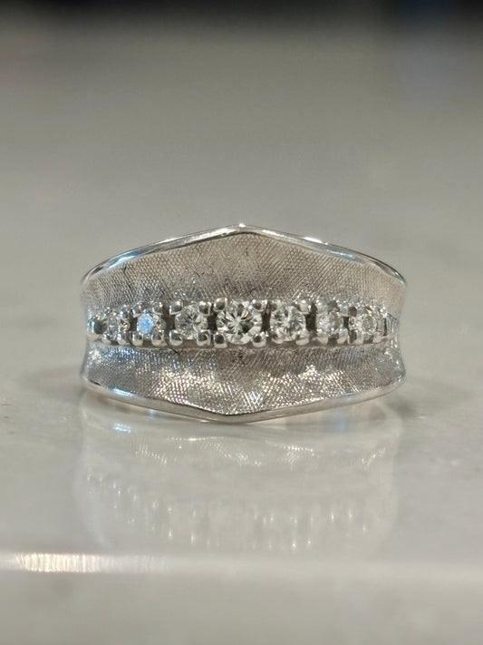 Vintage 14K Gold Textured Band Ring with Natural Diamonds