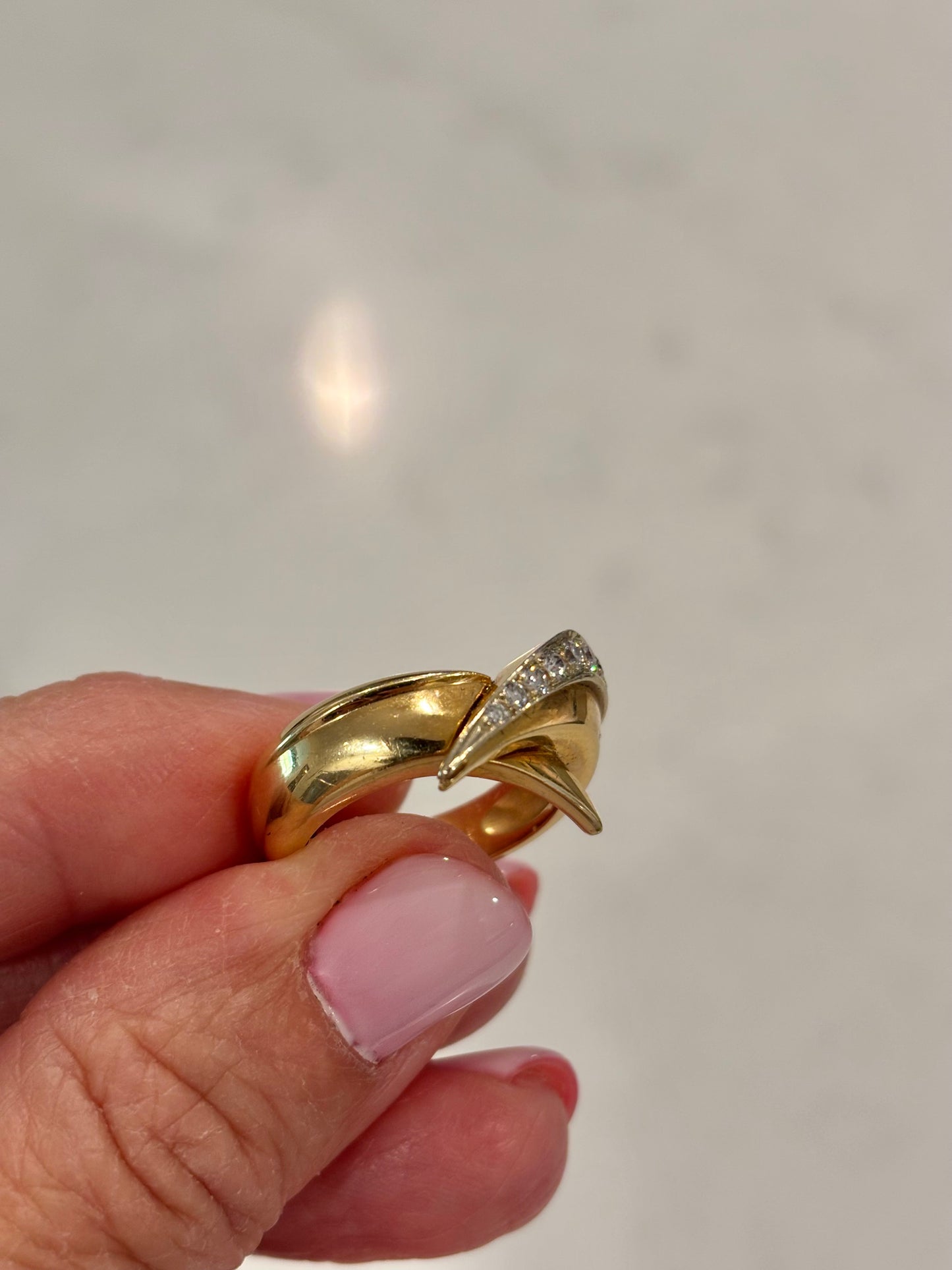 Vintage 18K Gold Diamond Crossover Ring | Modern Sculptural Estate Jewelry