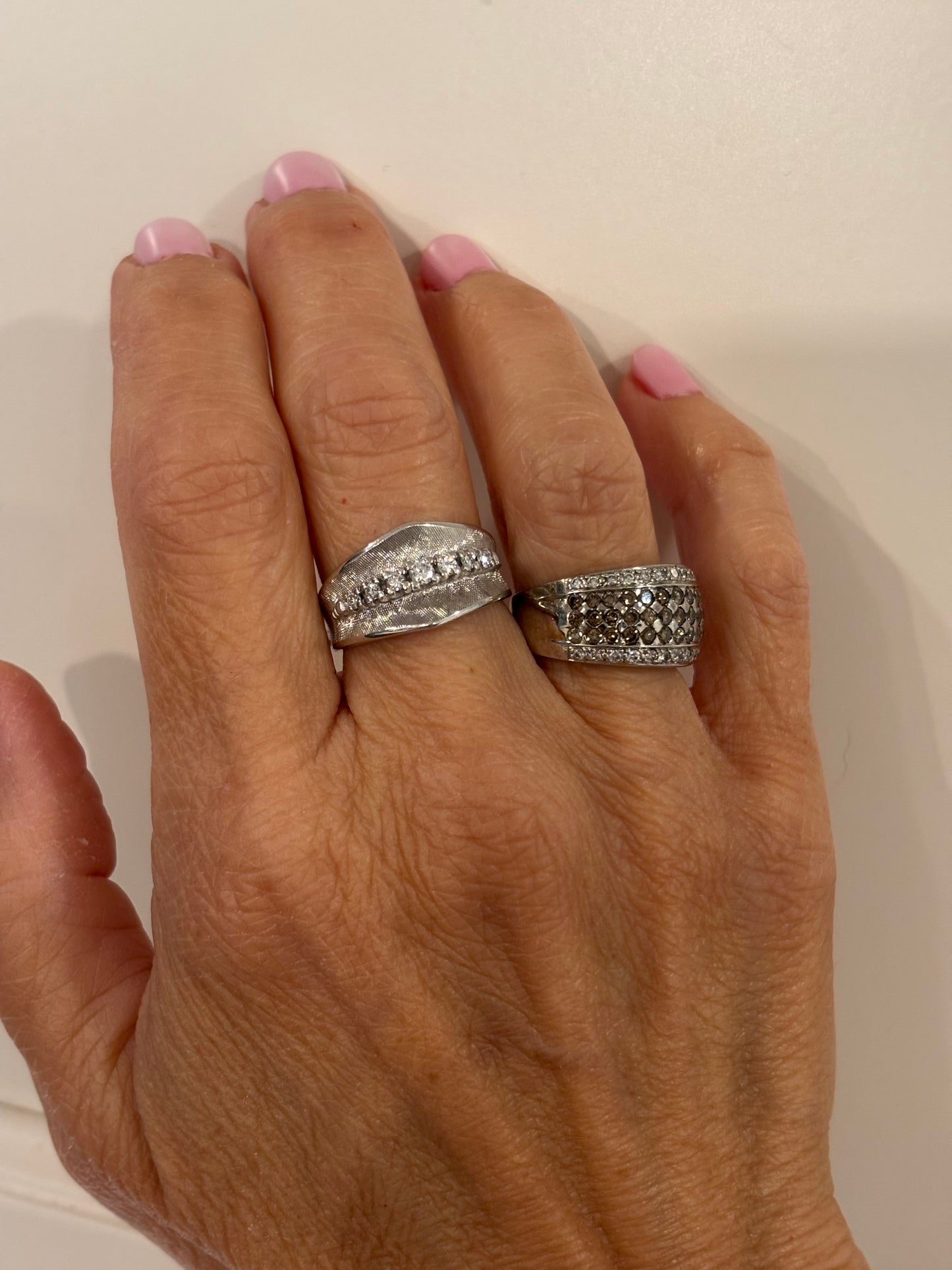 Vintage 14K Gold Textured Band Ring with Natural Diamonds