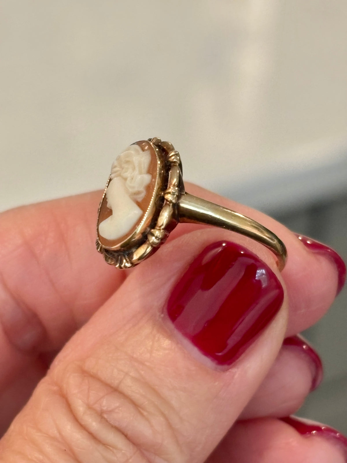 Vintage Victorian 10K Gold Cameo Ring | Estate Shell Portrait Jewelry