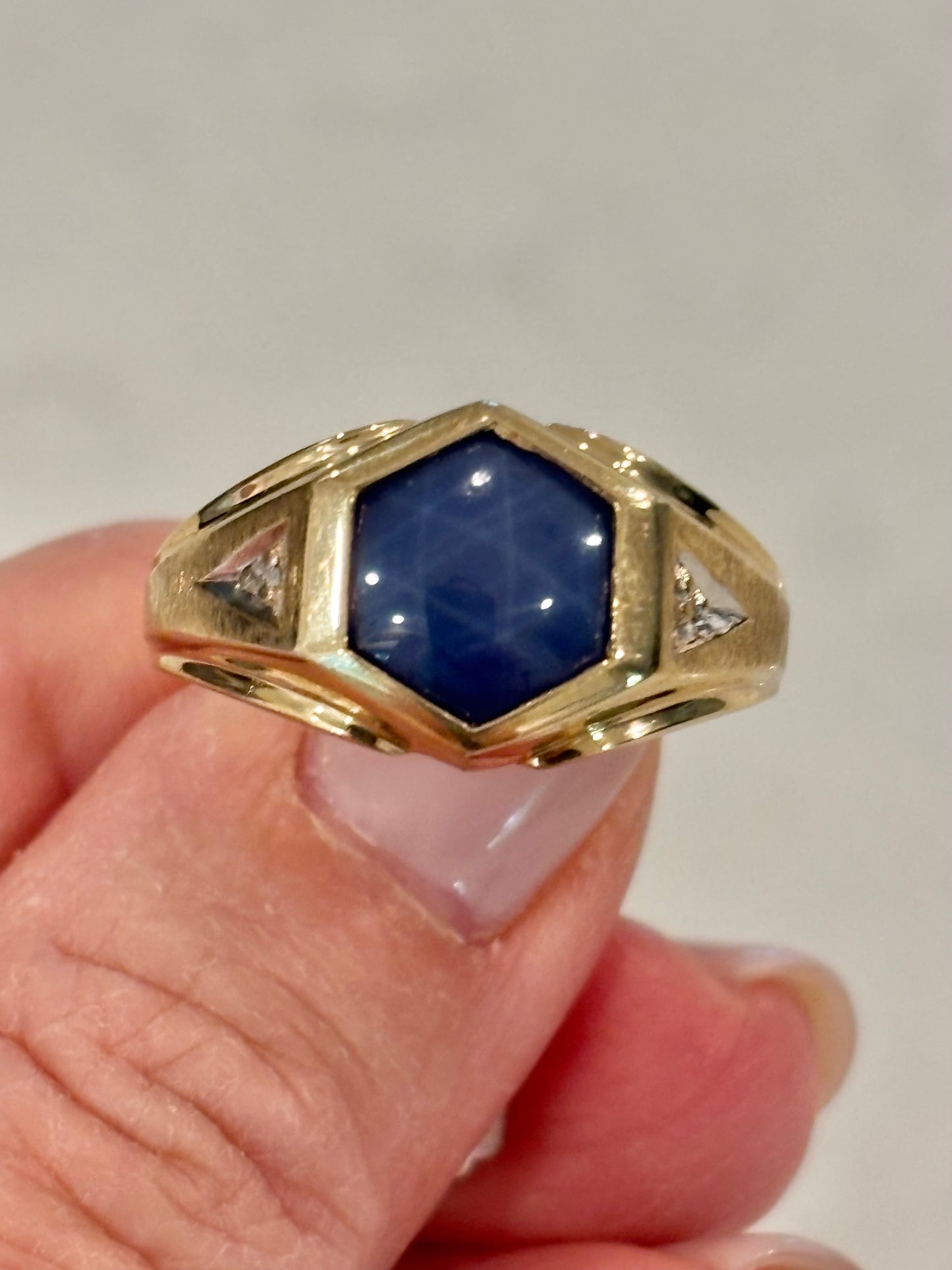 Vintage 10K Gold Synthetic Star Sapphire Men's Ring - Bold Geometric Statement