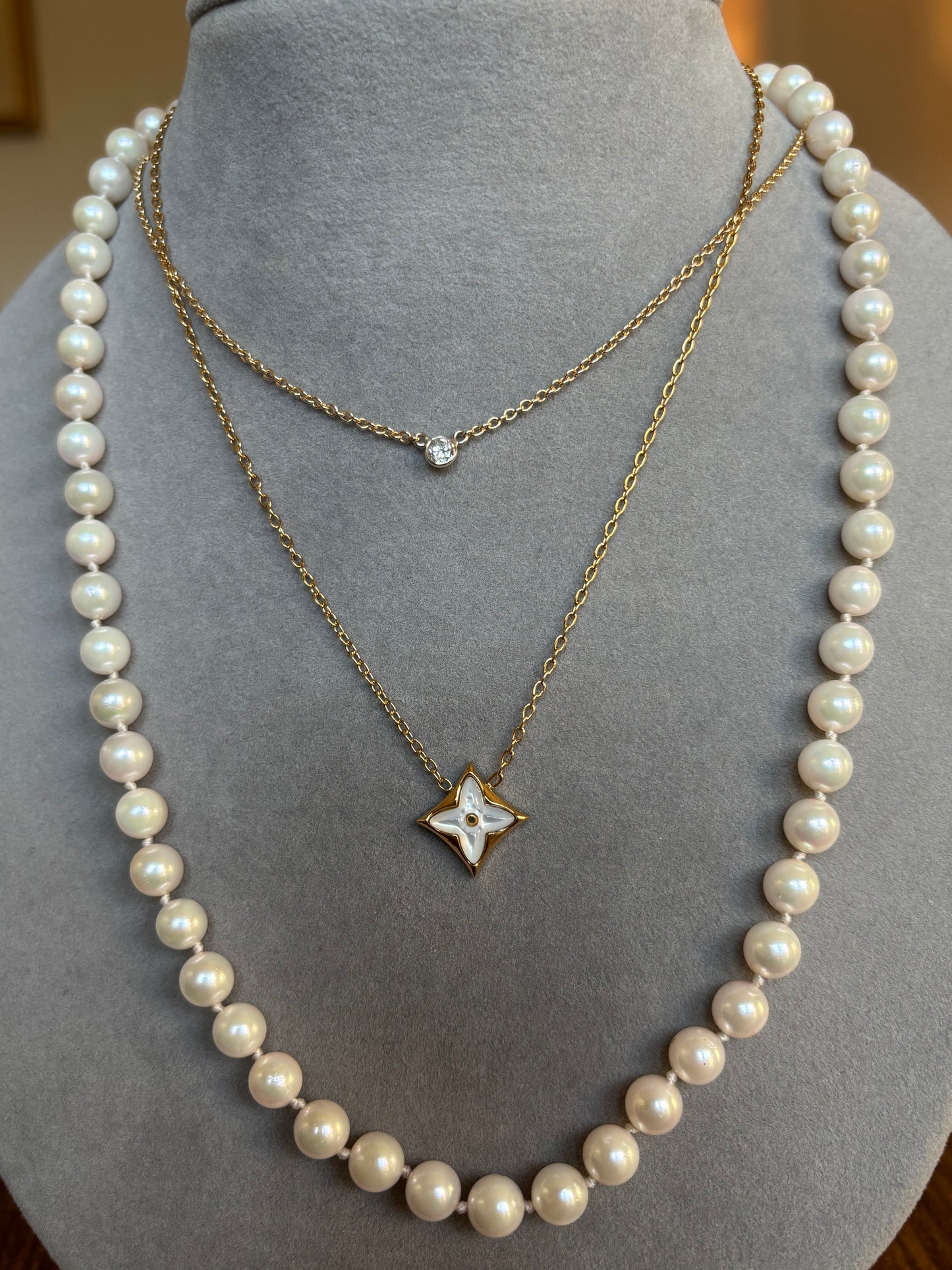 Star Medallion Gold Necklace 18K Gold Plated Stainless Steel Mother of Pearl Layering Chain