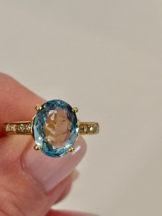 Vintage Blue Topaz Ring 18K Gold - Elegant Estate Statement Ring