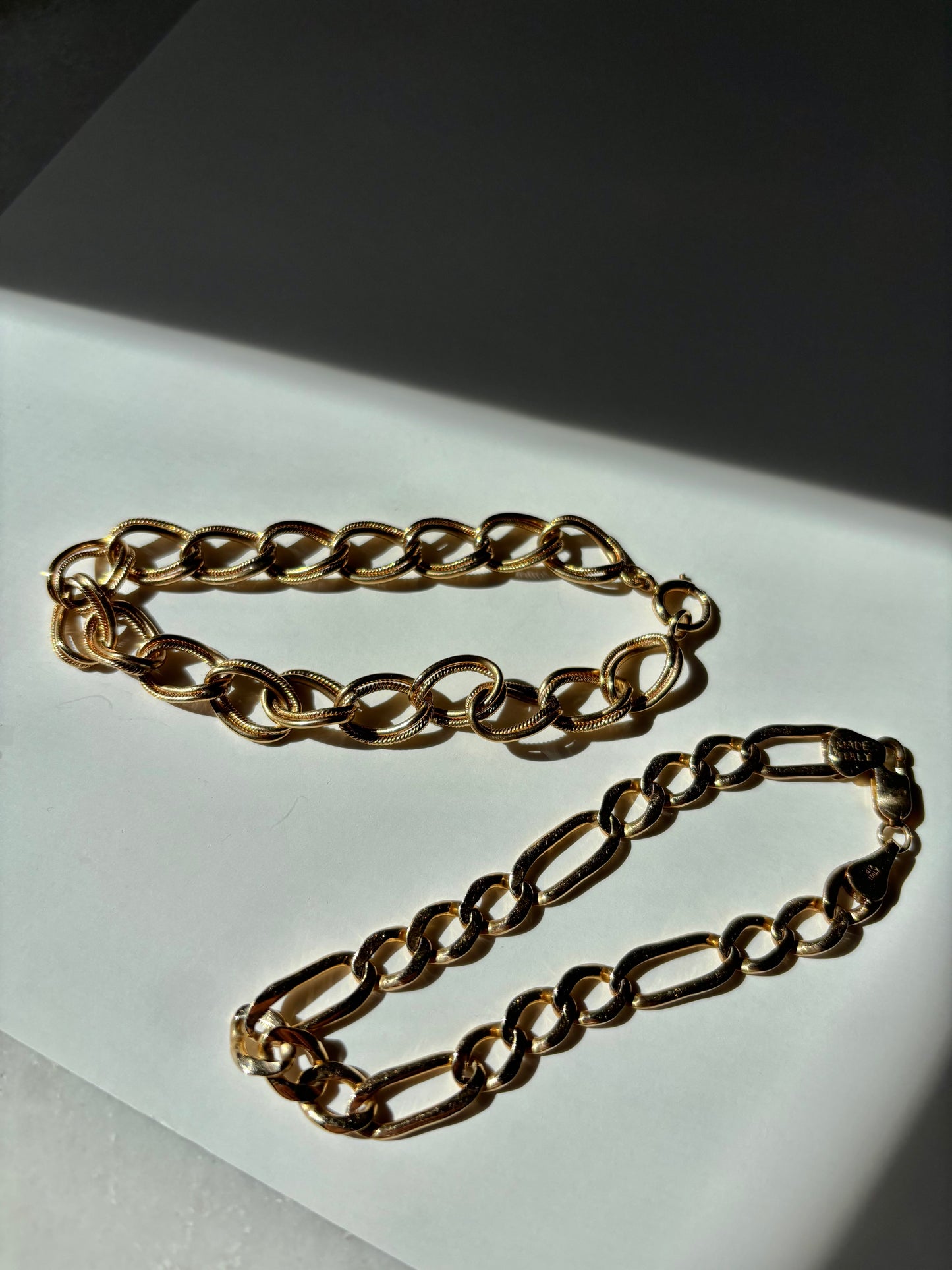 Vintage 14K Gold Textured Oval Link Bracelet | Classic Statement Chain