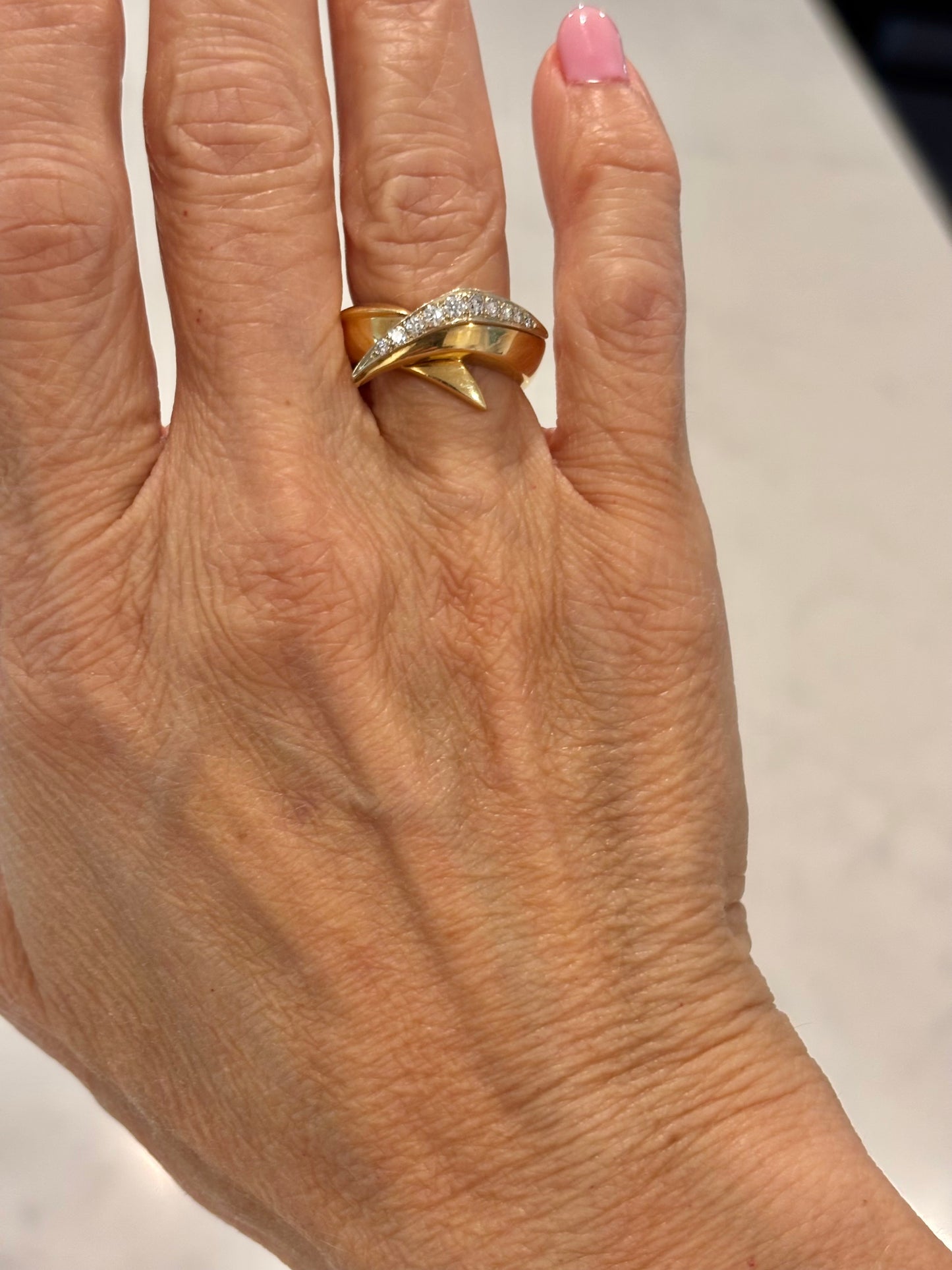 Vintage 18K Gold Diamond Crossover Ring | Modern Sculptural Estate Jewelry