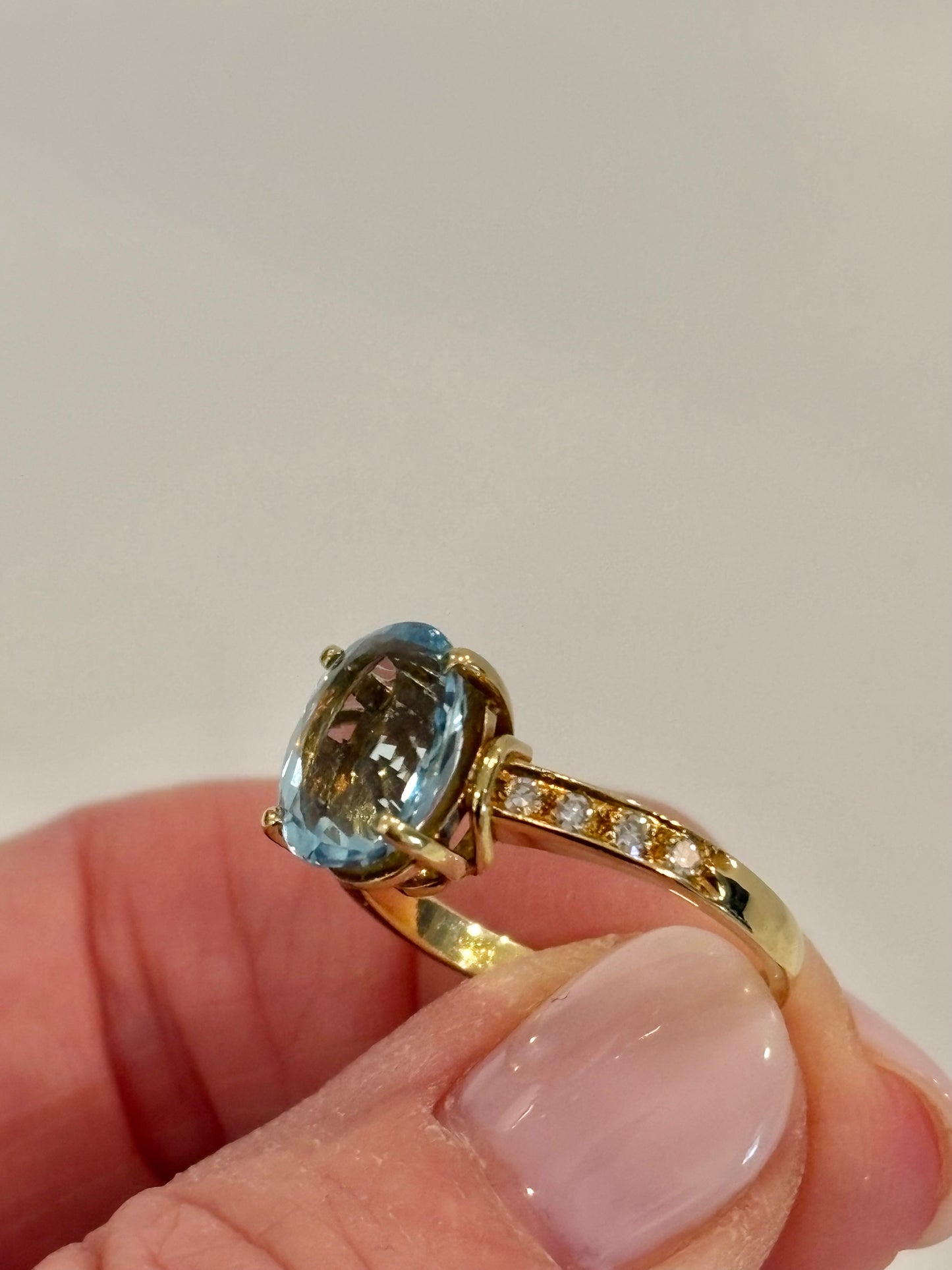 Vintage Blue Topaz Ring 18K Gold - Elegant Estate Statement Ring