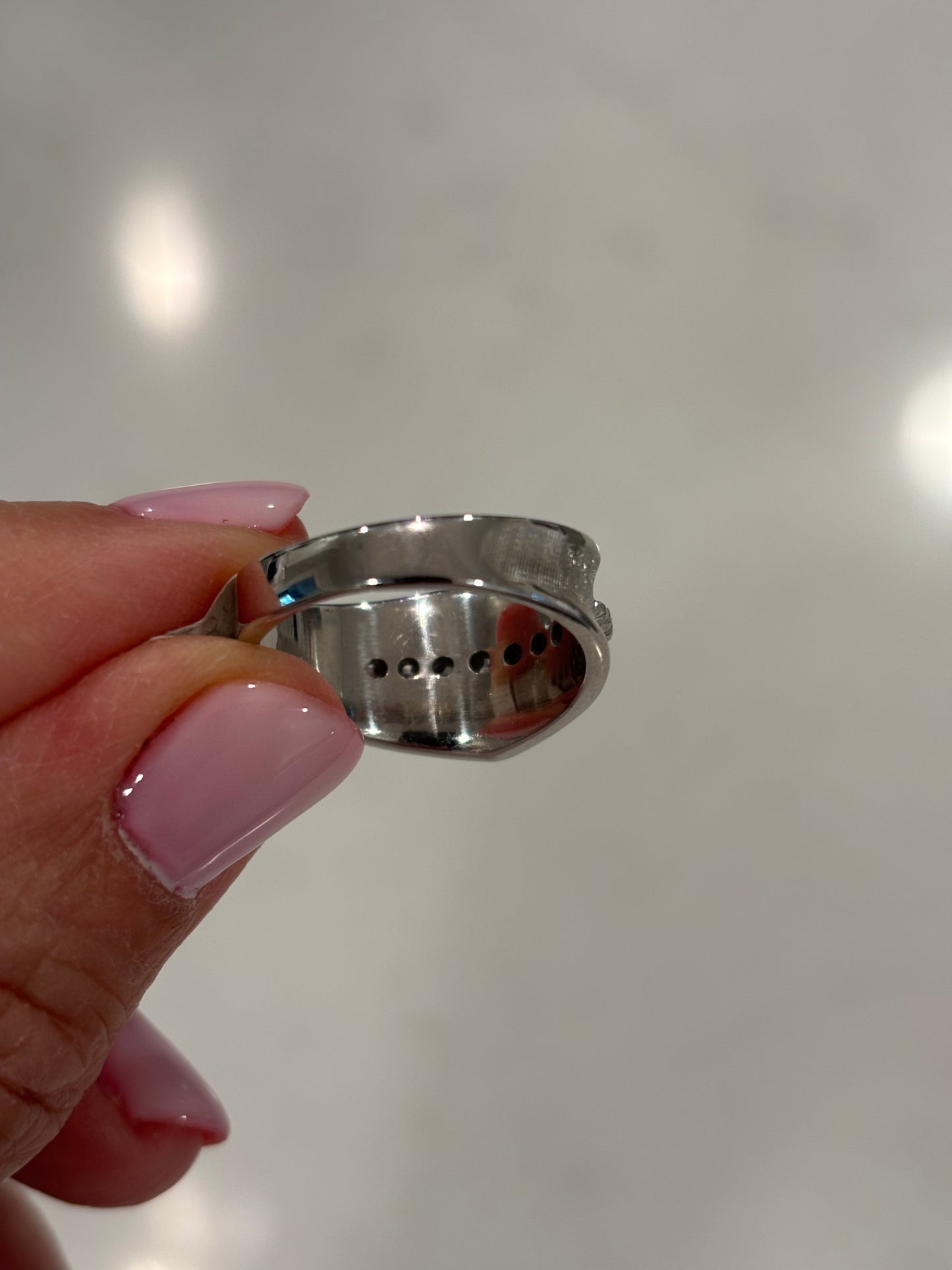 Vintage 14K Gold Textured Band Ring with Natural Diamonds