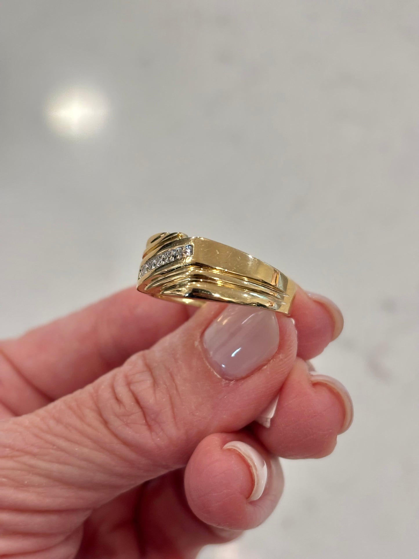 Vintage 14K Gold Diamond Band – Classic Textured Men’s Ring