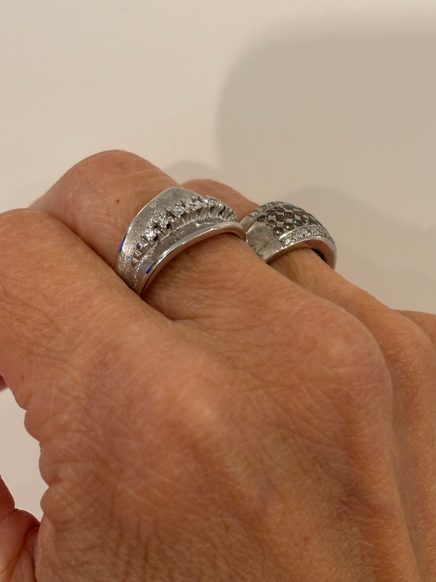 Vintage 14K Gold Textured Band Ring with Natural Diamonds
