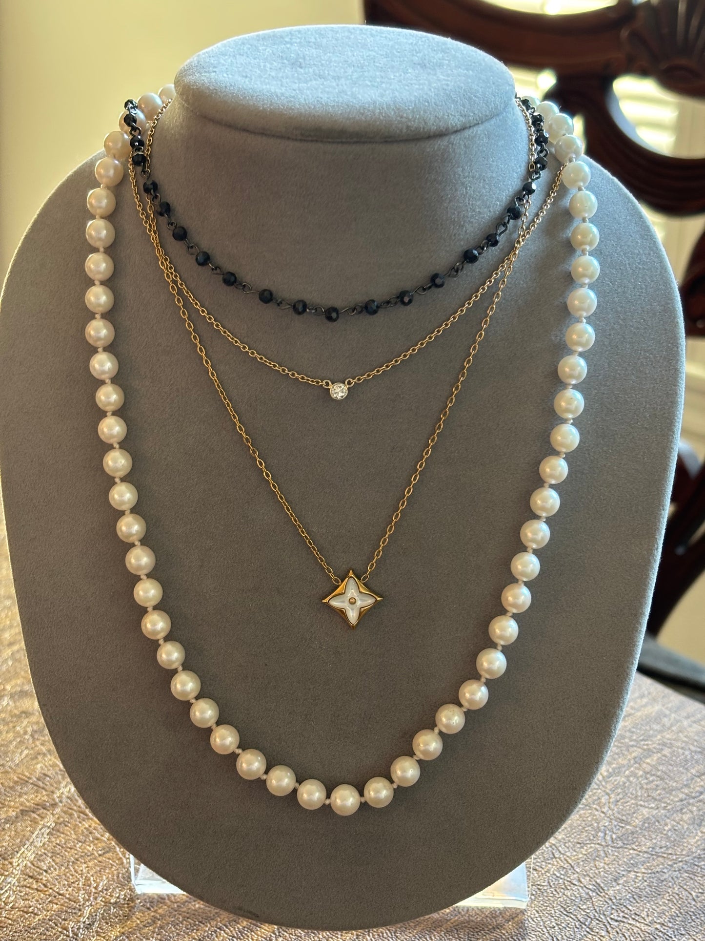 Star Medallion Gold Necklace 18K Gold Plated Stainless Steel Mother of Pearl Layering Chain