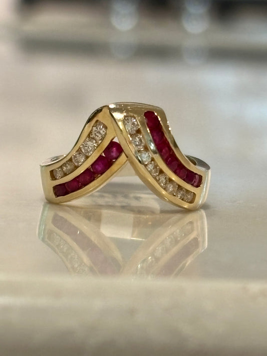Vintage Ruby Diamond Curved Ring 14k Gold