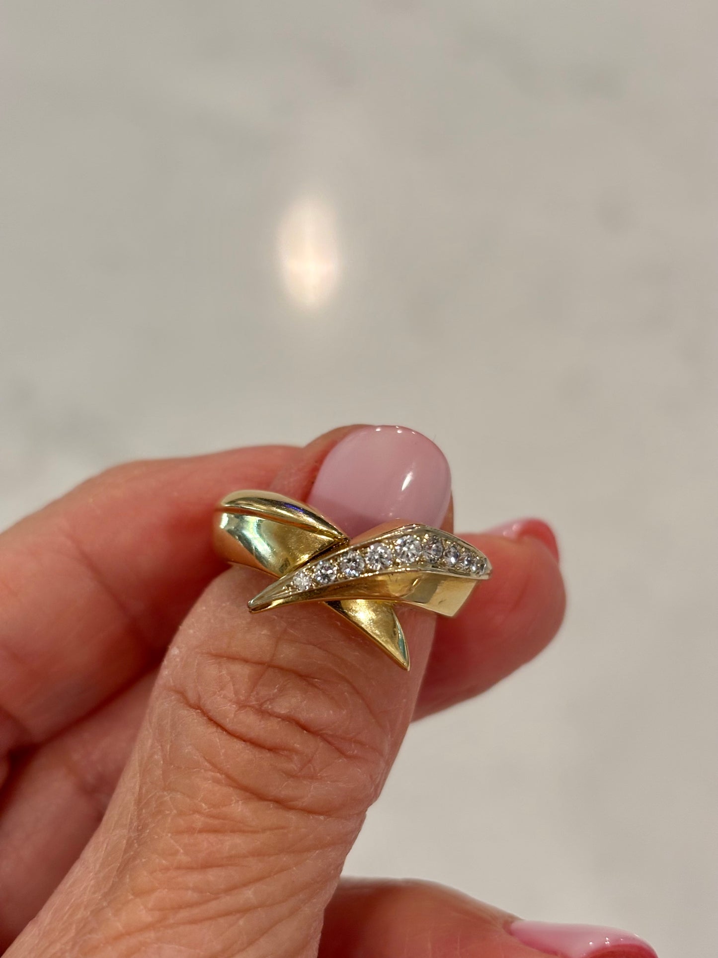 Vintage 18K Gold Diamond Crossover Ring | Modern Sculptural Estate Jewelry