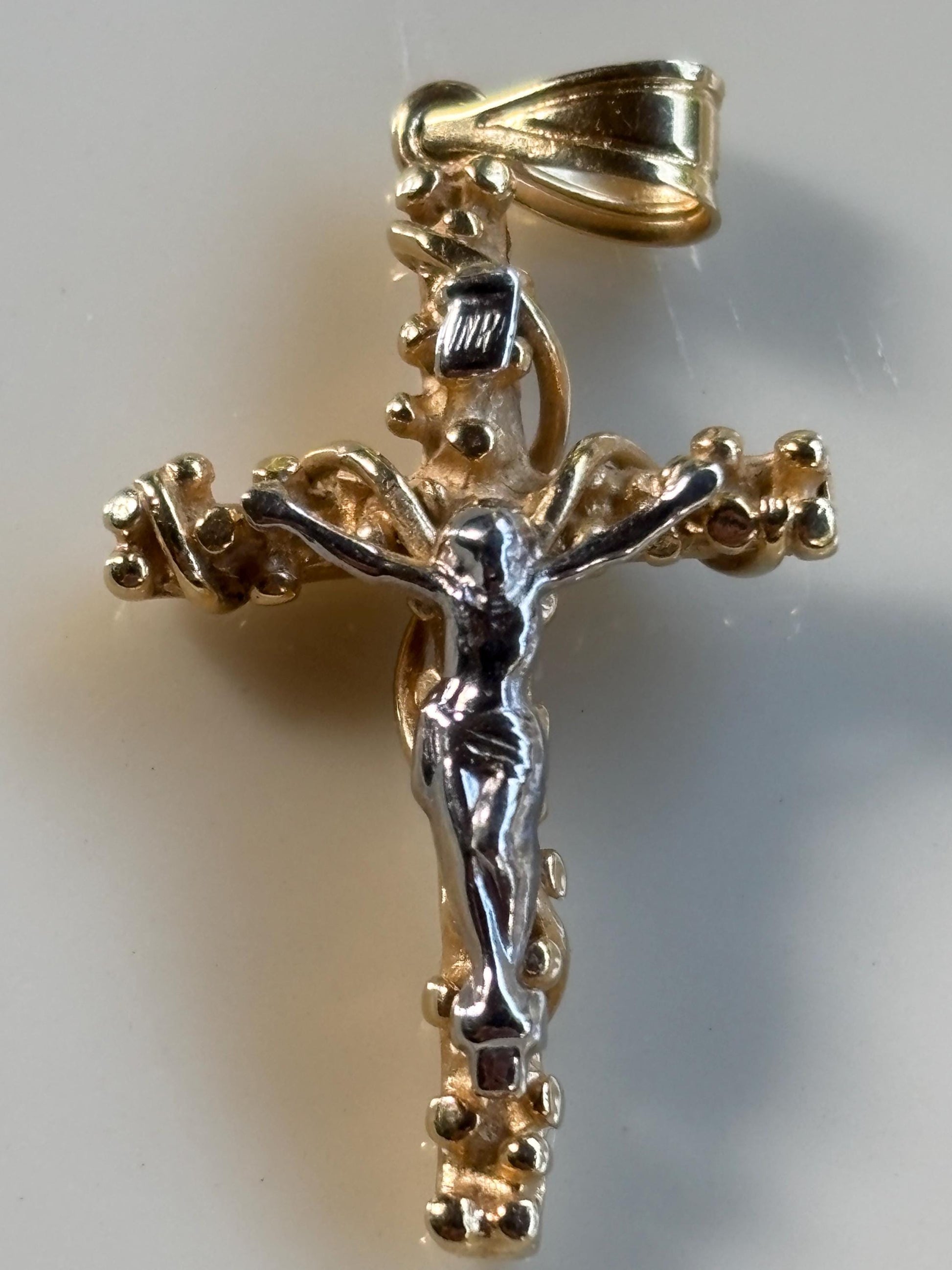 Vintage 14K Gold Cross Pendant with detail