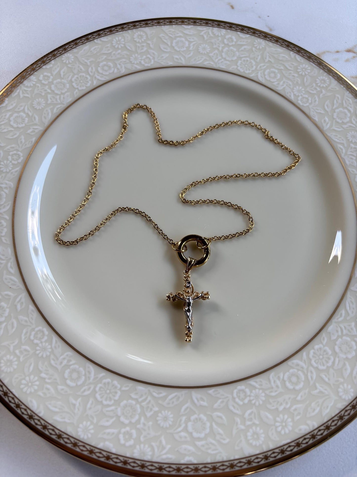 Vintage 14K Gold Cross Pendant with detail