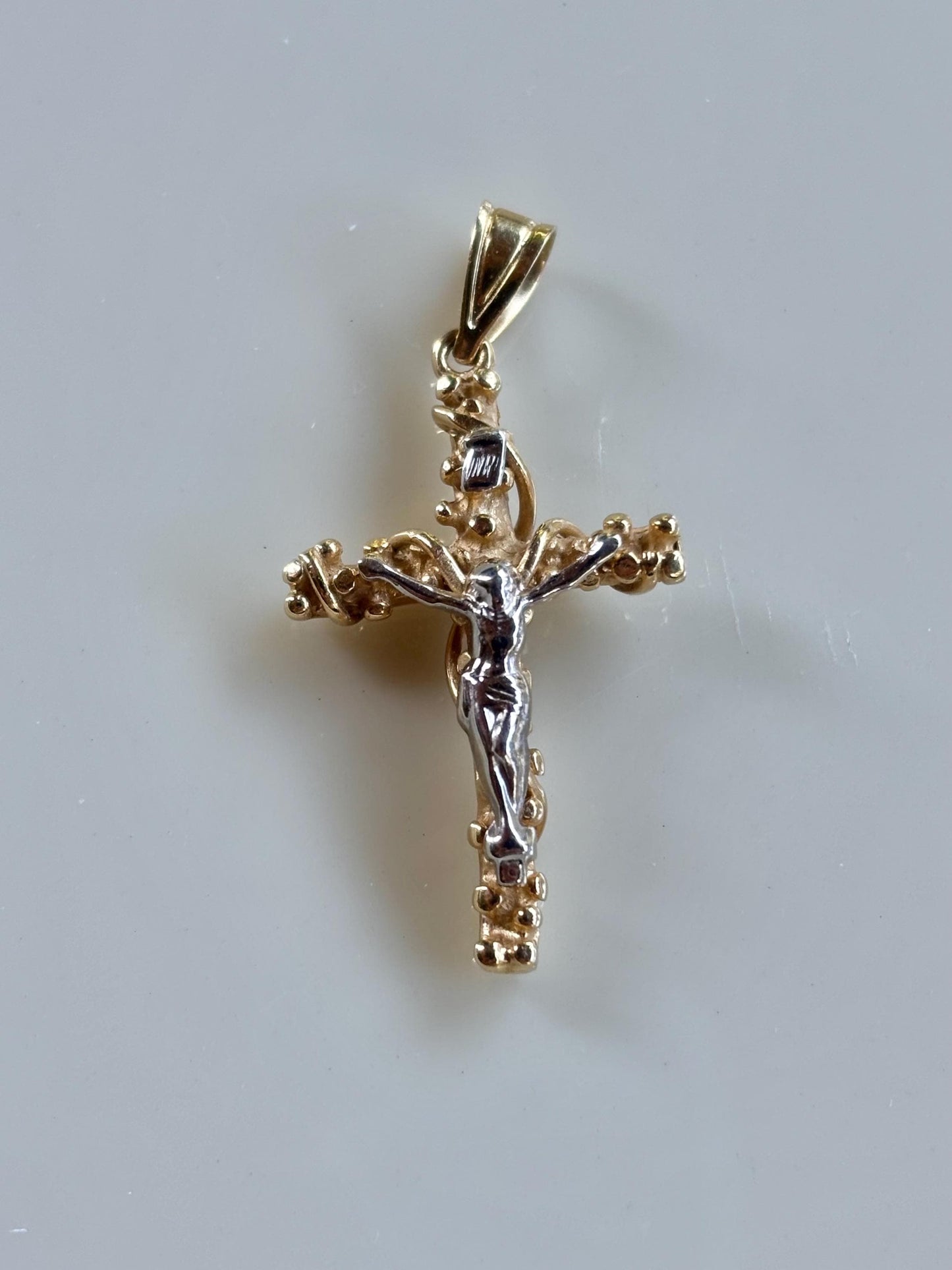 Vintage 14K Gold Cross Pendant with detail