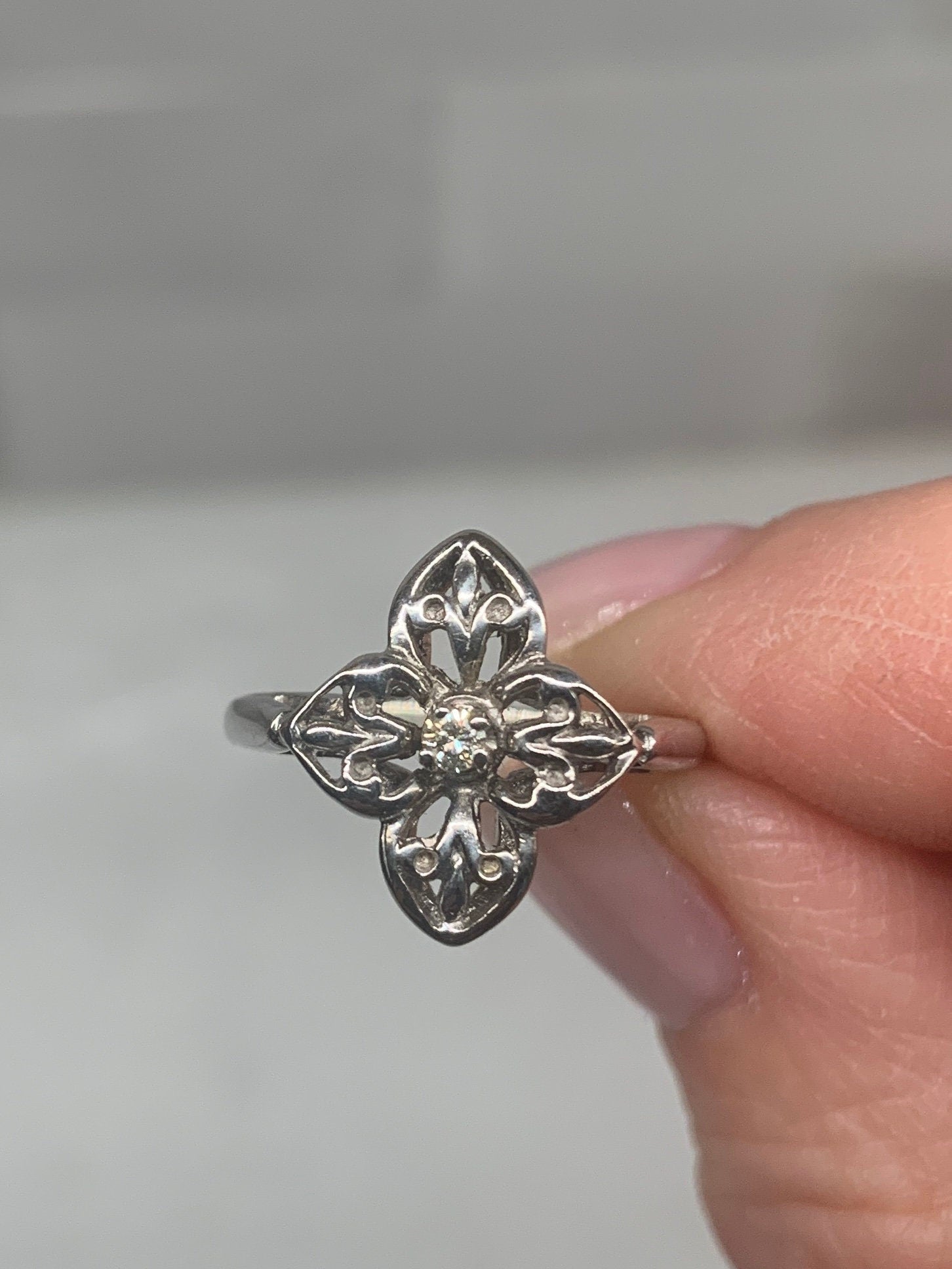 Vintage Dainty Diamond Floral Ring 10k
