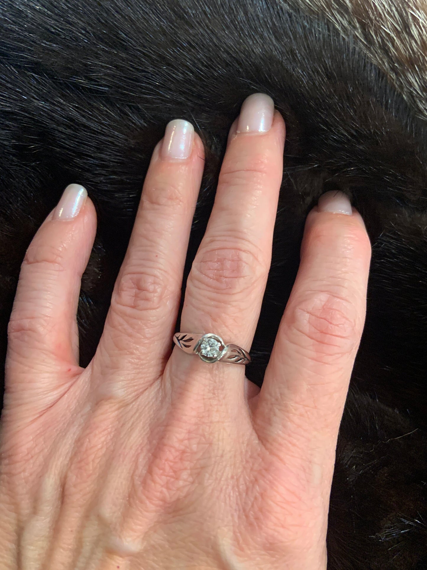 Vintage Dainty Diamond Ring Detailed Band 14K