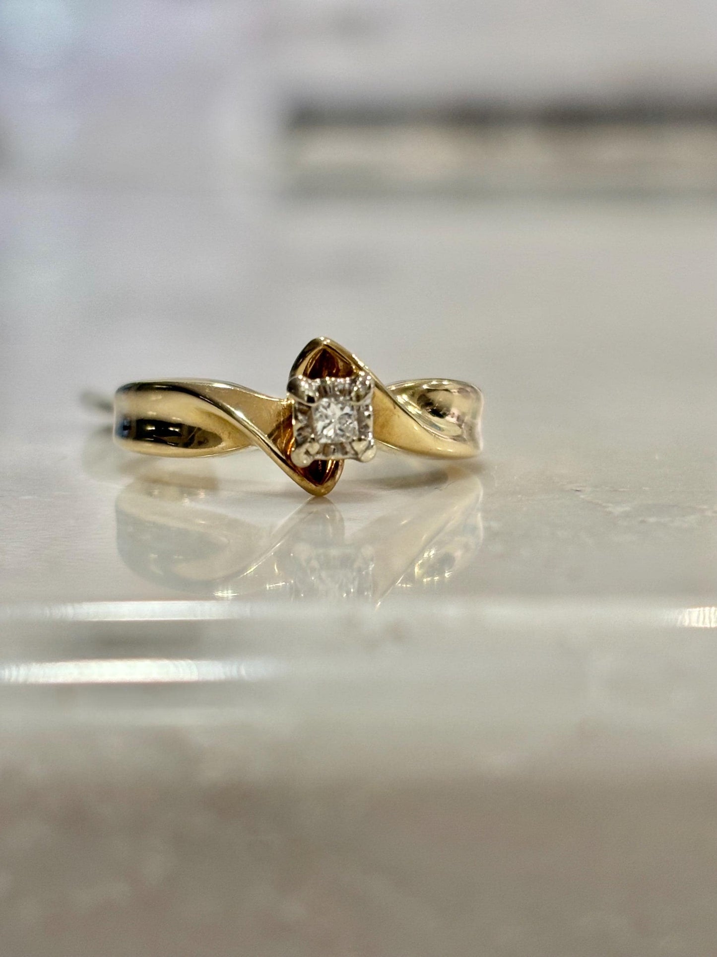 Vintage Diamond Engagement Ring Twist band 14k
