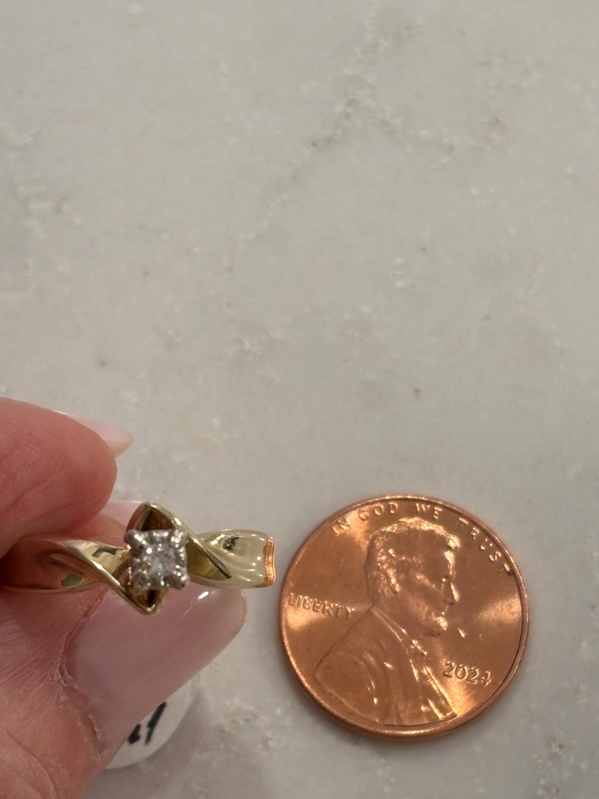 Vintage Diamond Engagement Ring Twist band 14k