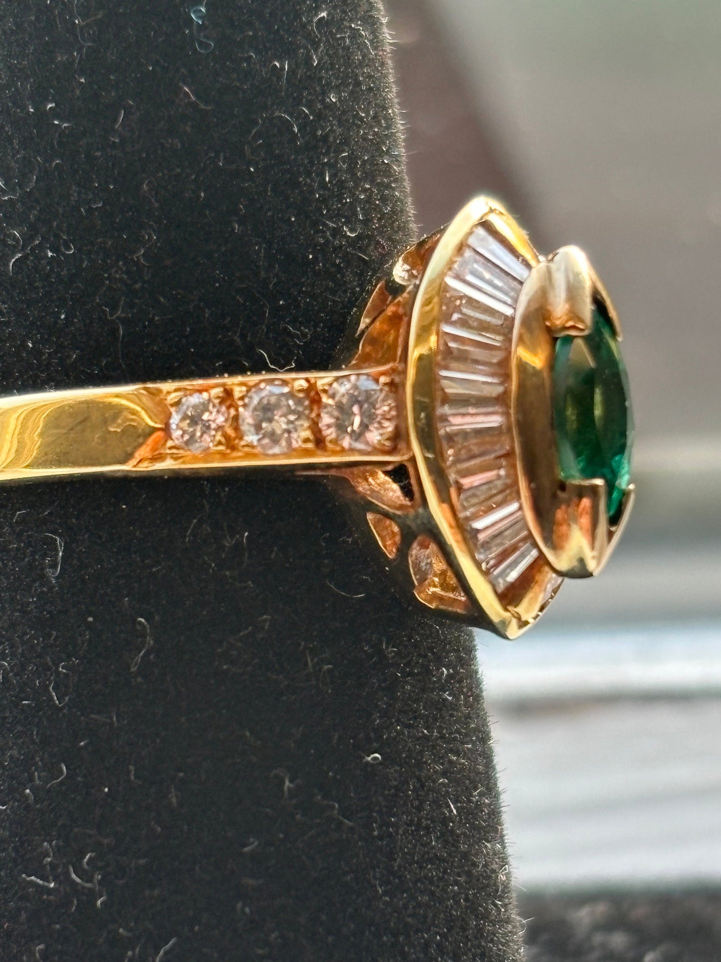 Vintage Emerald & Diamond baguette 18k  Ring