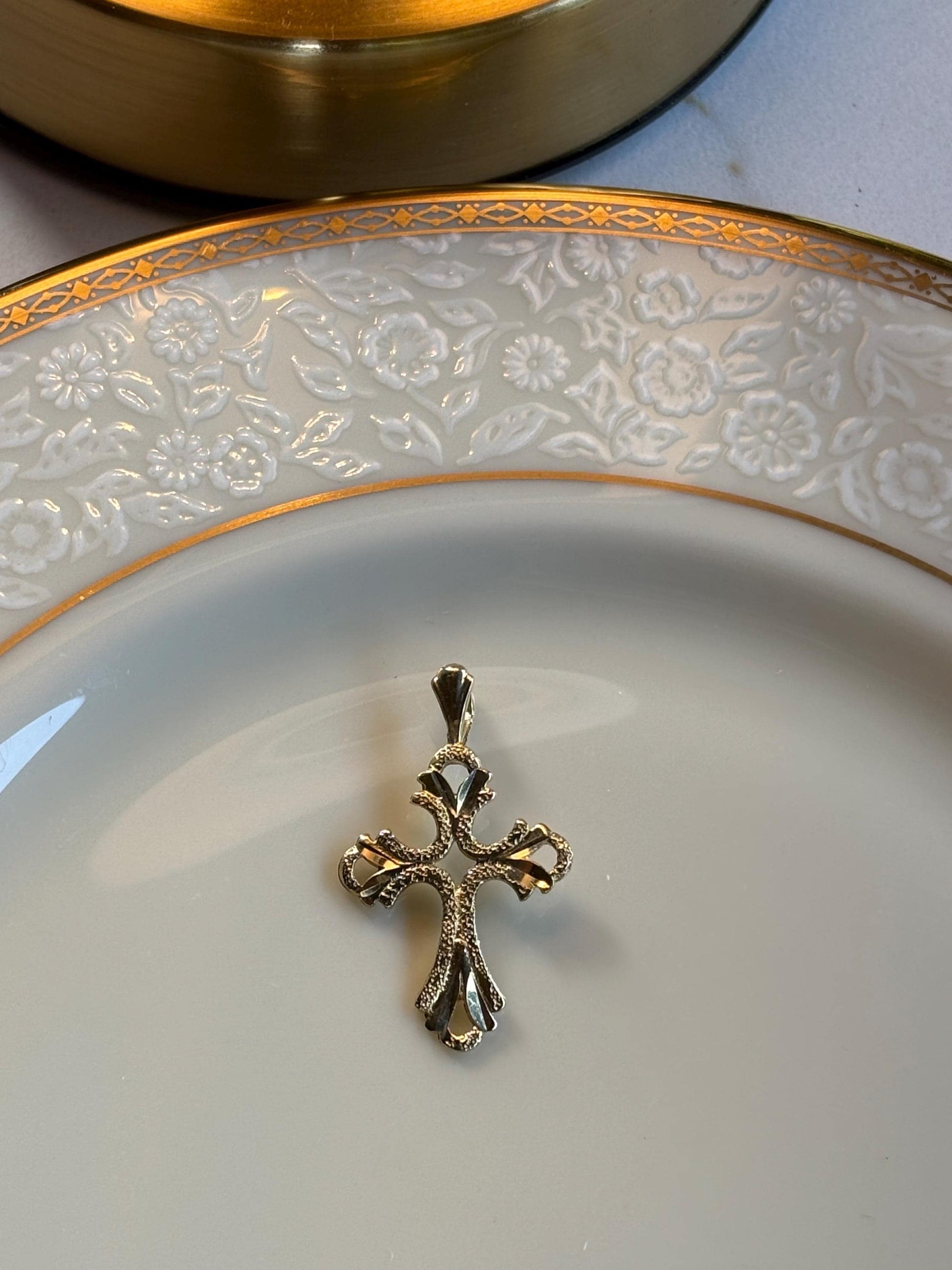 Vintage Gold Cross Pendant 14K
