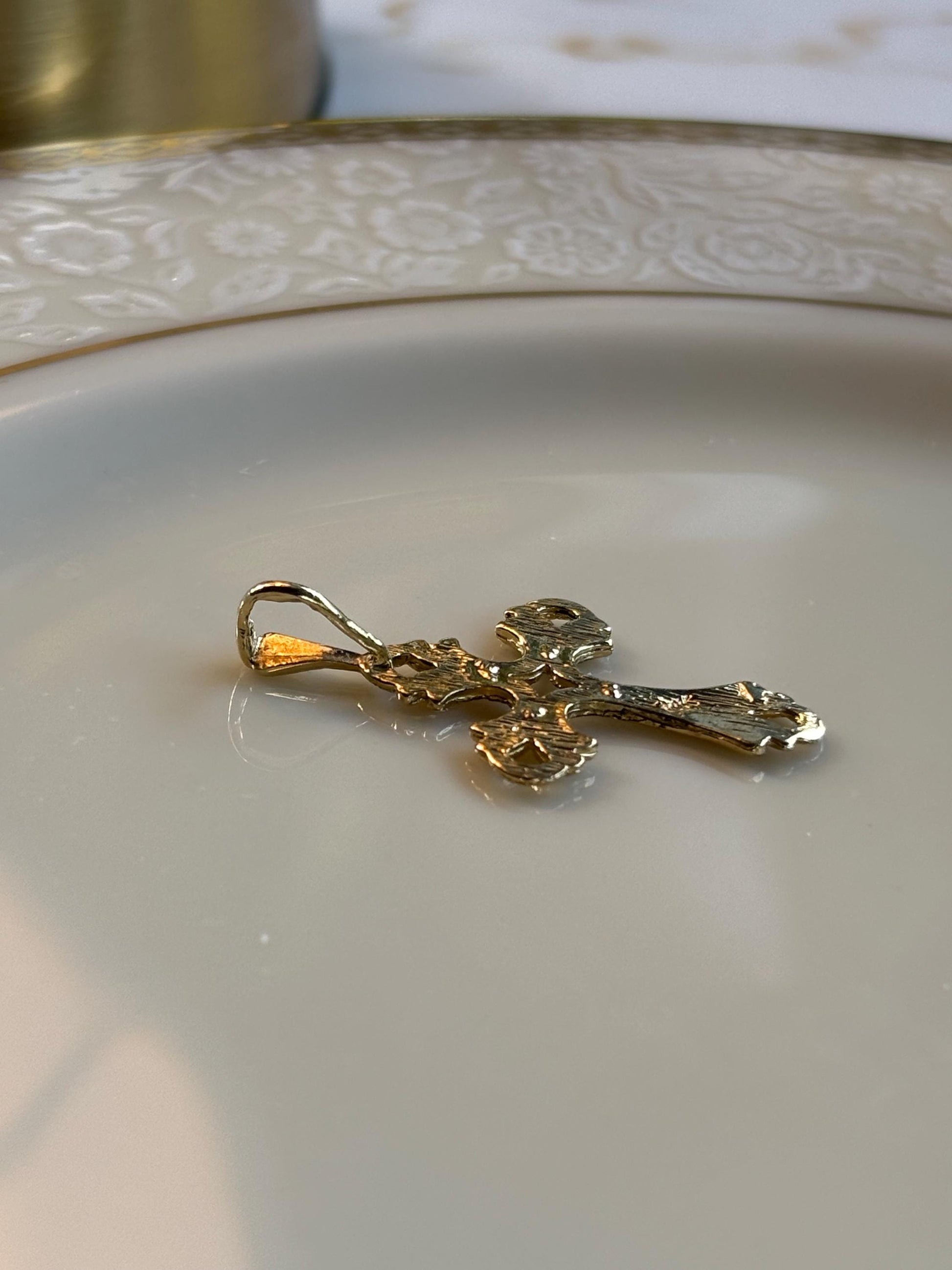 Vintage Gold Cross Pendant 14K