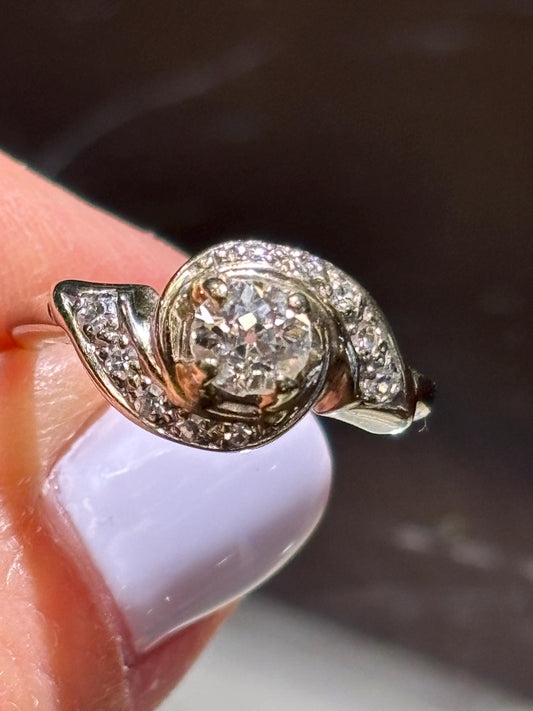 Vintage Swirl Solitaire Diamond Ring 14k
