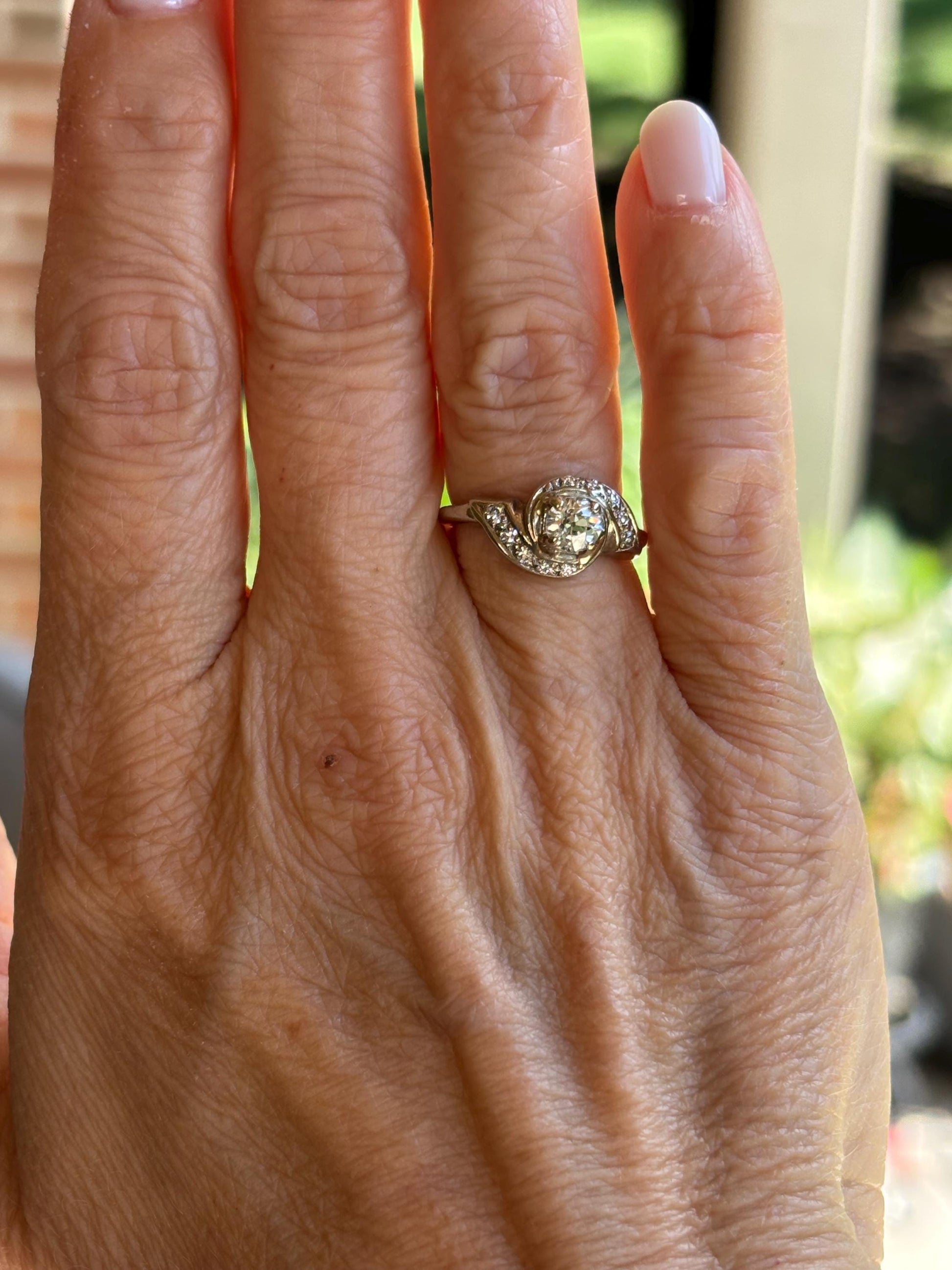 Vintage Swirl Solitaire Diamond Ring 14k