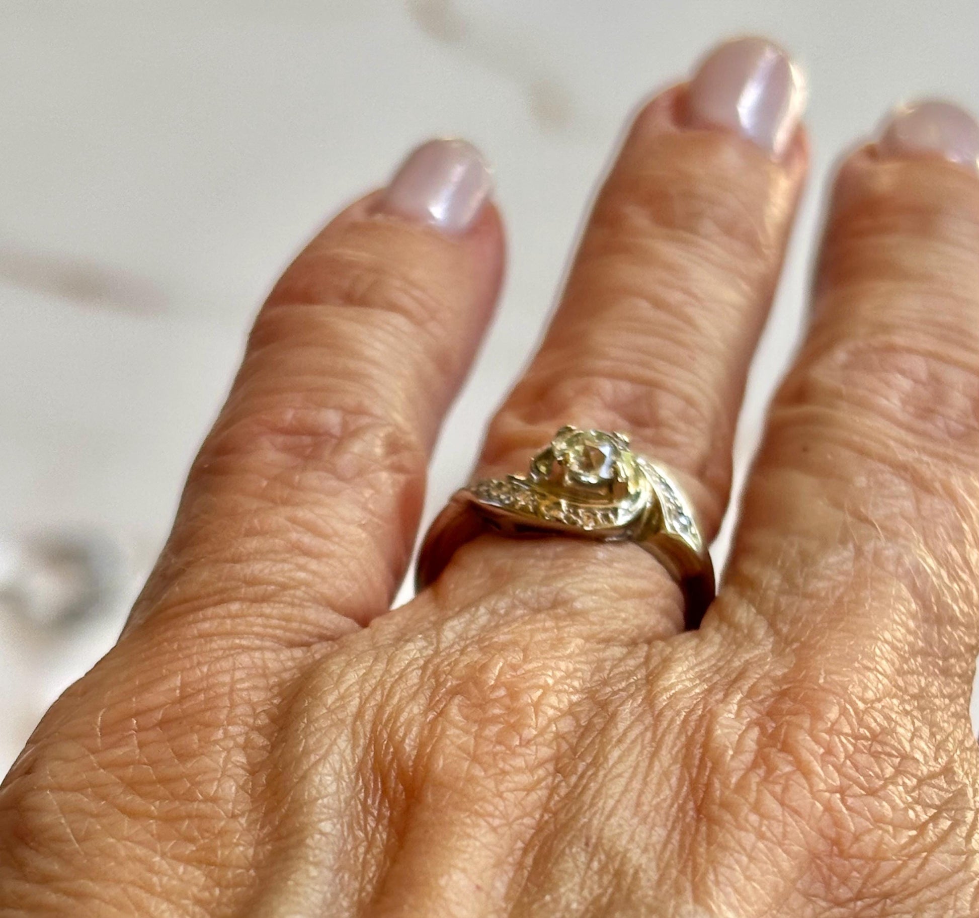 Vintage Swirl Solitaire Diamond Ring 14k