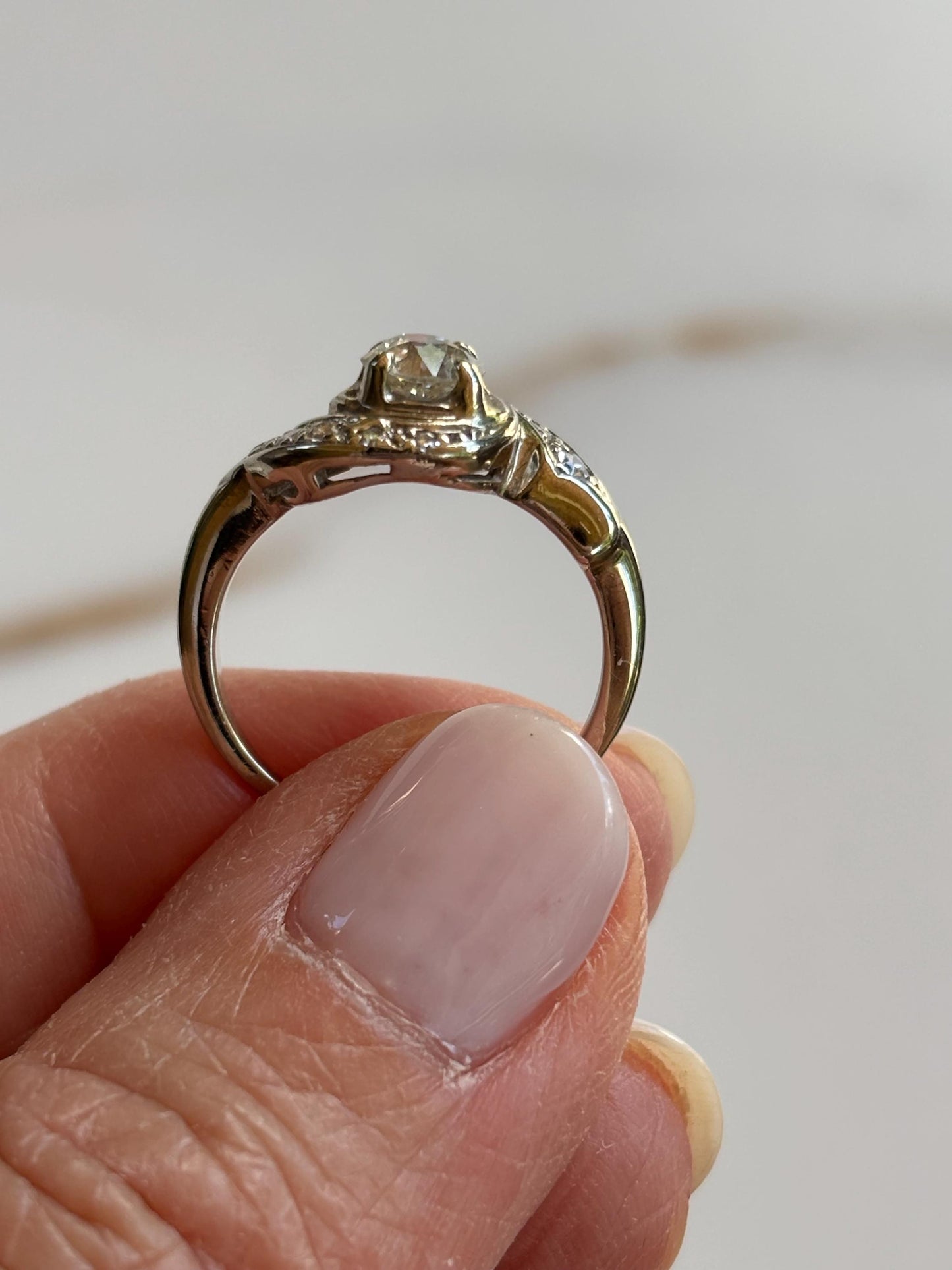Vintage Swirl Solitaire Diamond Ring 14k